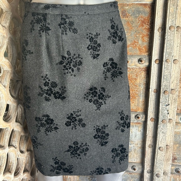 Neimans Wool Midi Skirt - Picture 3 of 7